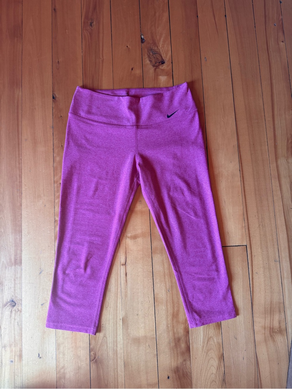 NWOT Nike Pink Cropped Athletic Leggings